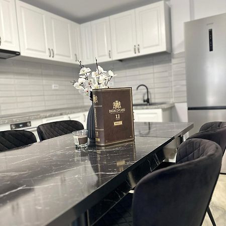 Enk Residence Tergovistye Kültér fotó