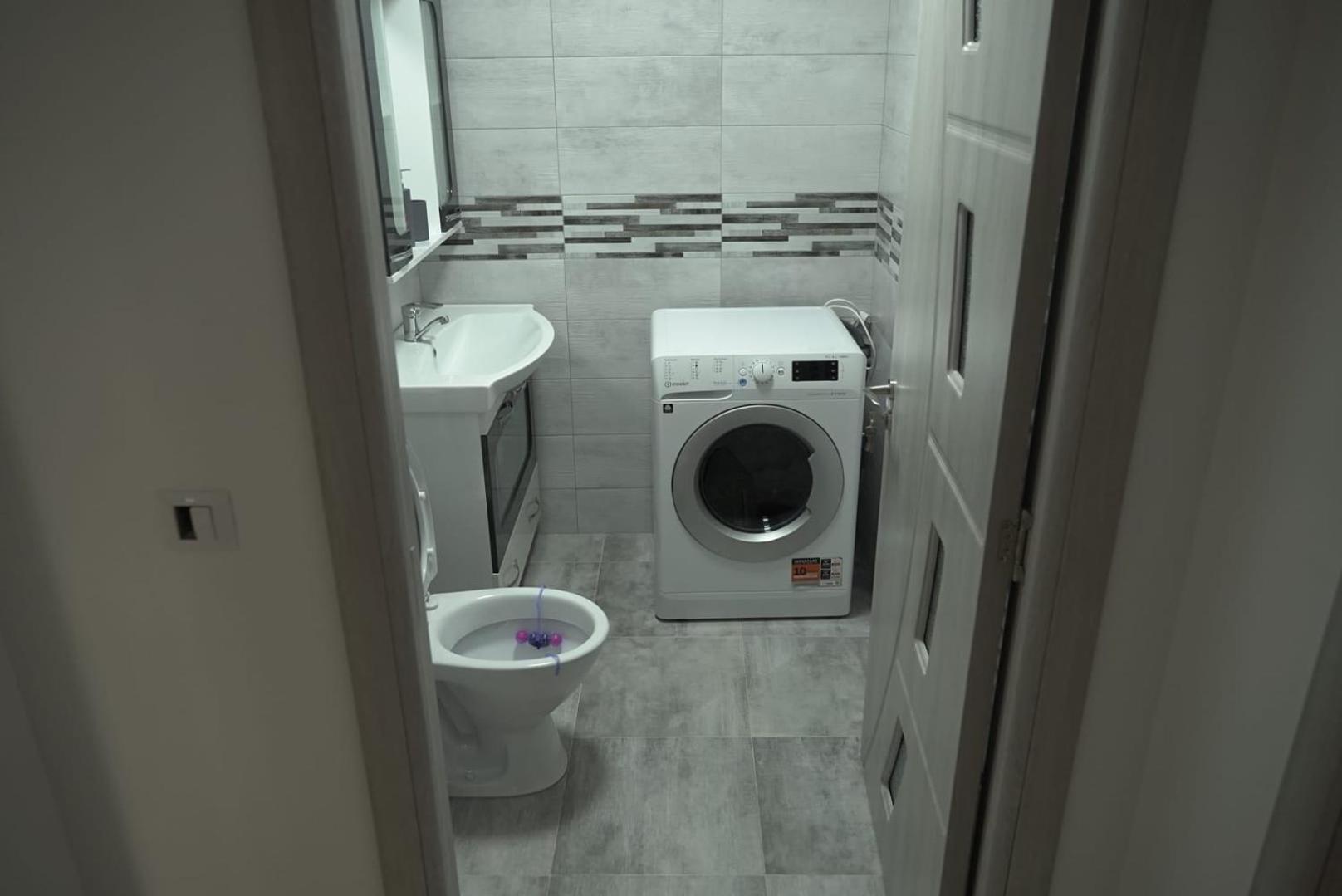 Enk Residence Tergovistye Kültér fotó